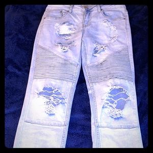 Fashioned ripped low rise denim jeans